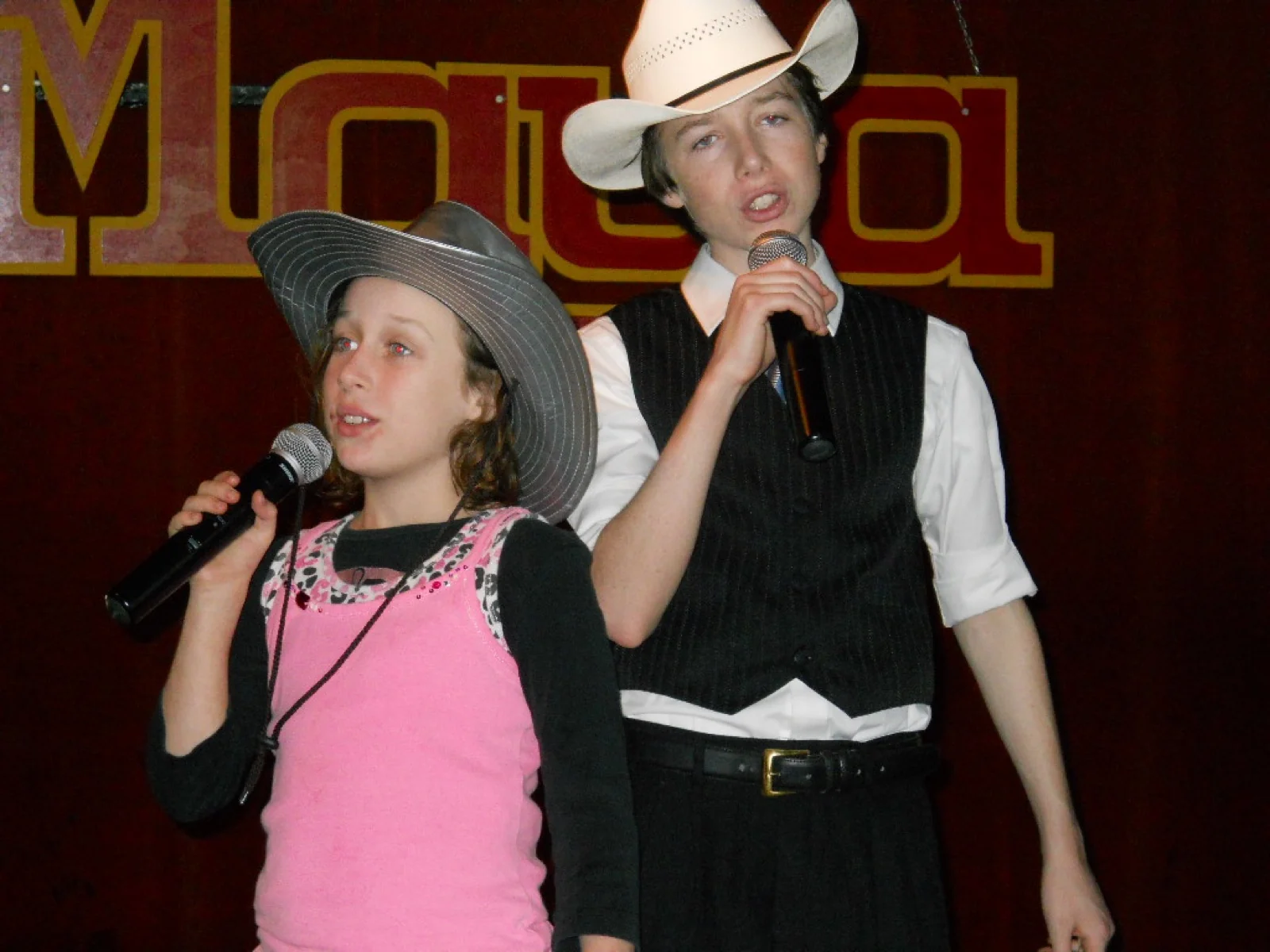 Duo performing at Ruta Maya